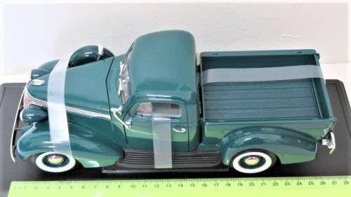 Boxed Yat Ming 1937 Studebaker Coupe Express Pick Up Die Cast Collection Delux Edition 1:18