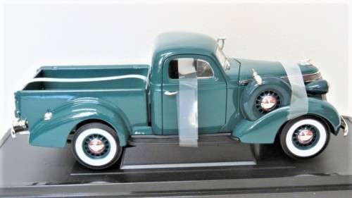 Boxed Yat Ming 1937 Studebaker Coupe Express Pick Up Die Cast Collection Delux Edition 1:18