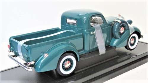 Boxed Yat Ming 1937 Studebaker Coupe Express Pick Up Die Cast Collection Delux Edition 1:18