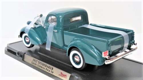 Boxed Yat Ming 1937 Studebaker Coupe Express Pick Up Die Cast Collection Delux Edition 1:18