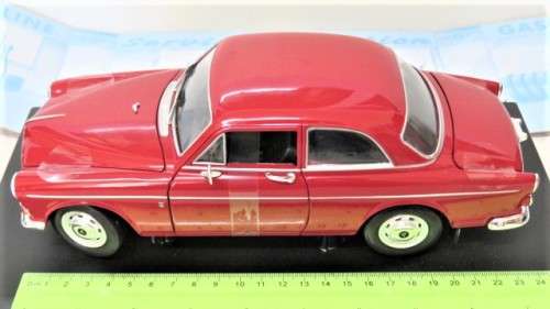 Fantastic Boxed Revell Volvo P121 `Amazon` Die Cast Metal Car Model Scale 1:18 L: 24 cm