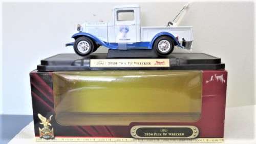 Boxed Yat Ming Ford 1934 Pick Up Wrecker Die Cast Metal Collection Deluxe Edition Scale 1:18 25 cm