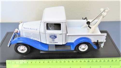 Boxed Yat Ming Ford 1934 Pick Up Wrecker Die Cast Metal Collection Deluxe Edition Scale 1:18 25 cm