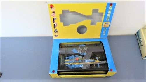 Boxed and Cased Remote Control New Ray Renault F1 Team Race Car #89836 Scale 1:24