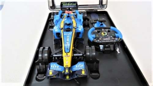 Boxed and Cased Remote Control New Ray Renault F1 Team Race Car #89836 Scale 1:24