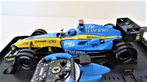 Boxed and Cased Remote Control New Ray Renault F1 Team Race Car #89836 Scale 1:24