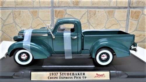 Boxed Yat Ming Road Signature Collection 1937 Studebaker Coupe Express Pick Up Scale 1:18 26,5 cm