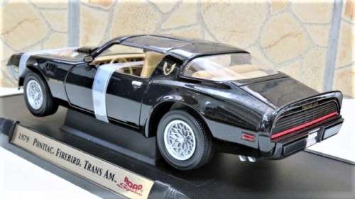 Boxed Yat Ming Die Cast Metal Collection Deluxe Edition 1979 Pontiac Firebird Trans Am Scale 1:18