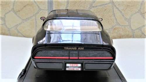 Boxed Yat Ming Die Cast Metal Collection Deluxe Edition 1979 Pontiac Firebird Trans Am Scale 1:18