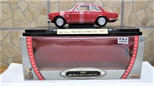 Boxed Yat Ming Road Signature Collection Alfa Romeo 1965 Giulia Sprint Gia Scale 1:18 L: 22 cm
