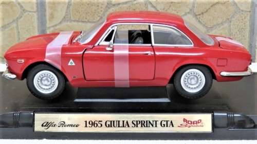 Boxed Yat Ming Road Signature Collection Alfa Romeo 1965 Giulia Sprint Gia Scale 1:18 L: 22 cm