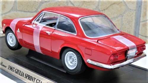 Boxed Yat Ming Road Signature Collection Alfa Romeo 1965 Giulia Sprint Gia Scale 1:18 L: 22 cm