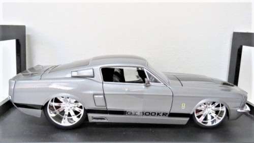 Boxed Jada Toys Bigtime Muscle Die Cast 1967 Shelby GT-500 Custom Engine & Interior Scale 1:18