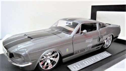 Boxed Jada Toys Bigtime Muscle Die Cast 1967 Shelby GT-500 Custom Engine & Interior Scale 1:18