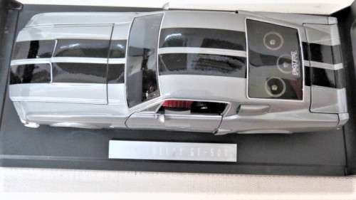 Boxed Jada Toys Bigtime Muscle Die Cast 1967 Shelby GT-500 Custom Engine & Interior Scale 1:18