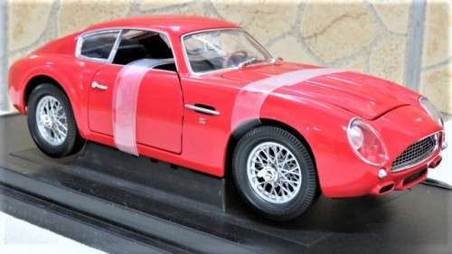 Boxed Yat Ming Die Cast Metal Collection Deluxe Edition 1961 Aston Martin DB4GT Zagato Scale 1:18