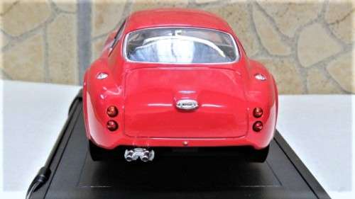 Boxed Yat Ming Die Cast Metal Collection Deluxe Edition 1961 Aston Martin DB4GT Zagato Scale 1:18