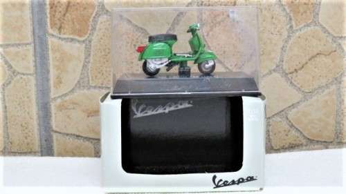 Superb Boxed New-Ray Piaggio Die Cast Green Vespa Rally 180 (1968) #06046 Scale 1:32 L: 6 cm
