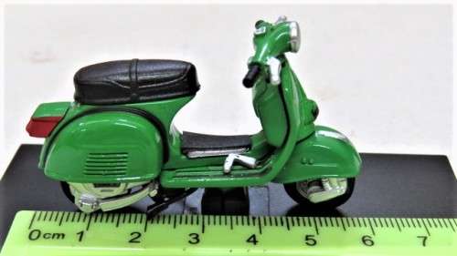 Superb Boxed New-Ray Piaggio Die Cast Green Vespa Rally 180 (1968) #06046 Scale 1:32 L: 6 cm