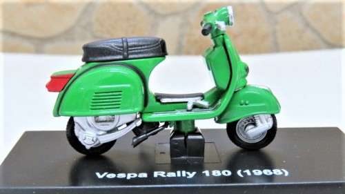 Superb Boxed New-Ray Piaggio Die Cast Green Vespa Rally 180 (1968) #06046 Scale 1:32 L: 6 cm