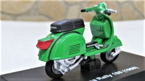 Superb Boxed New-Ray Piaggio Die Cast Green Vespa Rally 180 (1968) #06046 Scale 1:32 L: 6 cm