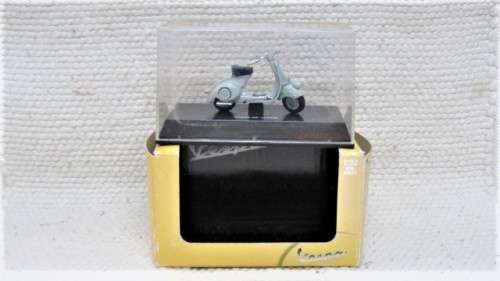 Stunning Boxed New-Ray Piaggio Die Cast Grey Vespa 98 (1946) Scale 1:32 L: 5,5 cm