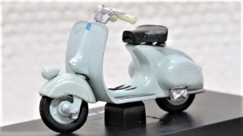 Stunning Boxed New-Ray Piaggio Die Cast Grey Vespa 98 (1946) Scale 1:32 L: 5,5 cm