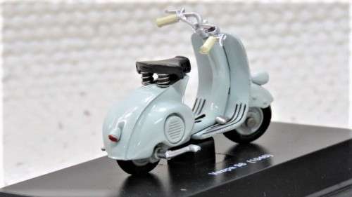 Stunning Boxed New-Ray Piaggio Die Cast Grey Vespa 98 (1946) Scale 1:32 L: 5,5 cm