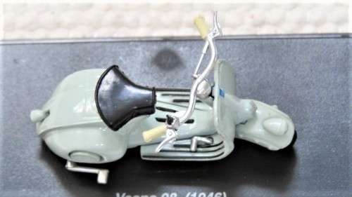 Stunning Boxed New-Ray Piaggio Die Cast Grey Vespa 98 (1946) Scale 1:32 L: 5,5 cm