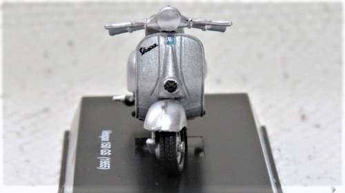 Superb Boxed New-Ray Piaggio Die Cast Silver Colour Vespa 150 GS (1955) Scale 1:32 L: 6 cm