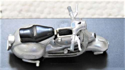 Superb Boxed New-Ray Piaggio Die Cast Silver Colour Vespa 150 GS (1955) Scale 1:32 L: 6 cm
