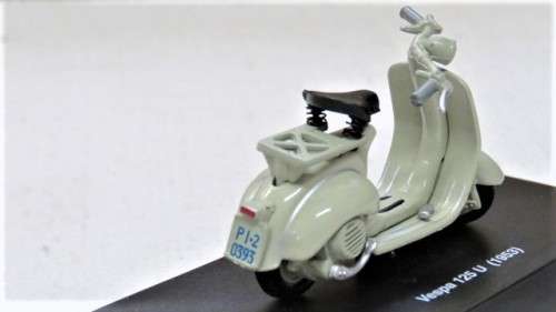 Wonderful Boxed New-Ray Piaggio Die Cast Beige Vespa 125 U (1953) Scale 1:32 L: 6 cm