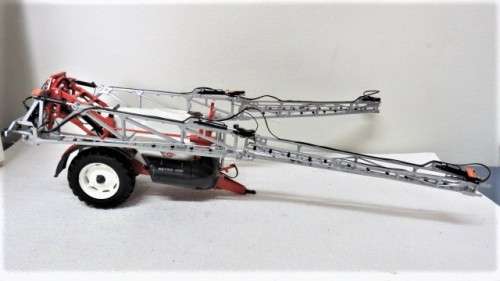 Superb Boxed Eligor Die Cast Kuhn Metris 4100 Trailed Sprayer Scale 1:32 L: 19 cm