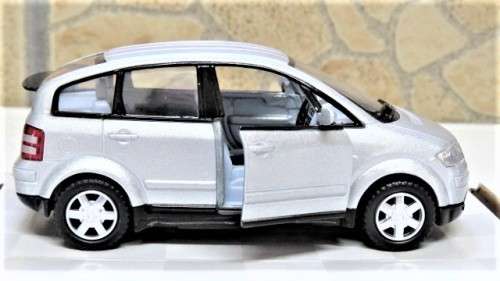 Boxed Kinsmart Die Cast Audi A2 With Pull Back Action #5047 Scale 1:34 L: 12,5 cm