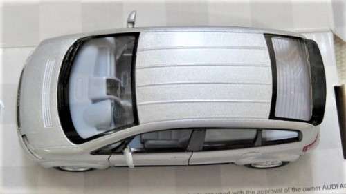Boxed Kinsmart Die Cast Audi A2 With Pull Back Action #5047 Scale 1:34 L: 12,5 cm