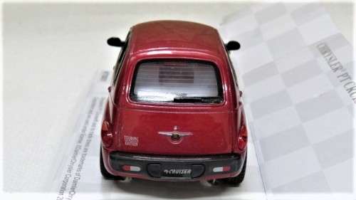 Boxed Kinsmart Die Cast Chrysler PT Cruiser With Pull Back Action #5031 Scale 1:34 L: 12 cm