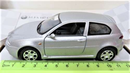 Boxed Kinsmart Die Cast Alfa 147 GTA #KT5085 With Pull Back Action Scale 1:34 L: 12,5 cm