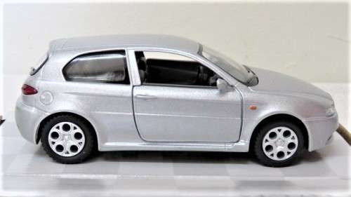 Boxed Kinsmart Die Cast Alfa 147 GTA #KT5085 With Pull Back Action Scale 1:34 L: 12,5 cm