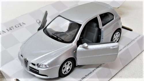 Boxed Kinsmart Die Cast Alfa 147 GTA #KT5085 With Pull Back Action Scale 1:34 L: 12,5 cm