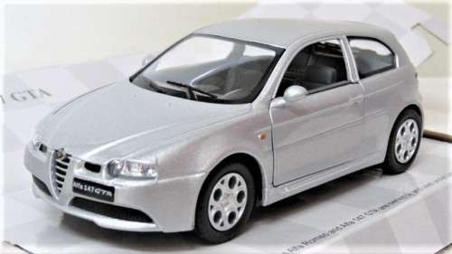 Boxed Kinsmart Die Cast Alfa 147 GTA #KT5085 With Pull Back Action Scale 1:34 L: 12,5 cm
