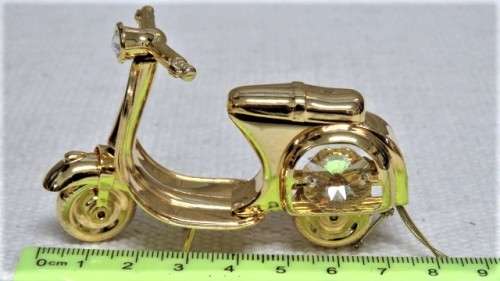 Unique Boxed Crystal Temptations 24K Gold Plated Vespa With Swarovski Crystals 7,5 x 4,5 cm