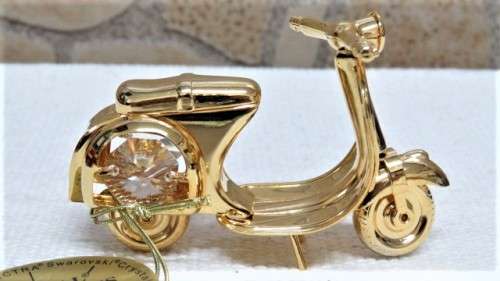 Unique Boxed Crystal Temptations 24K Gold Plated Vespa With Swarovski Crystals 7,5 x 4,5 cm
