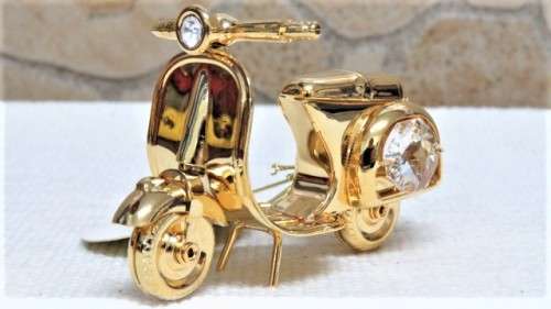 Unique Boxed Crystal Temptations 24K Gold Plated Vespa With Swarovski Crystals 7,5 x 4,5 cm