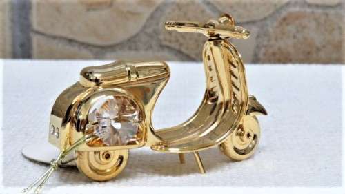 Unique Boxed Crystal Temptations 24K Gold Plated Vespa With Swarovski Crystals 7,5 x 4,5 cm
