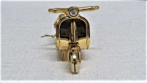 Unique Boxed Crystal Temptations 24K Gold Plated Vespa With Swarovski Crystals 7,5 x 4,5 cm
