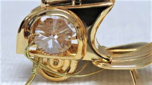 Unique Boxed Crystal Temptations 24K Gold Plated Vespa With Swarovski Crystals 7,5 x 4,5 cm