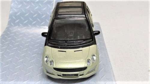 Fantastic Boxed `Maisto Smart` Die Cast Smart Forfour With Pull Back Action Scale 1:35 L: 10,5 cm