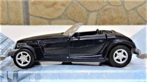 Boxed Maisto `Fresh Metal` Power Racer Chrysler Prowler With Pull Back Action Scale 1:39 L: 11 cm