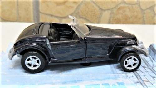 Boxed Maisto `Fresh Metal` Power Racer Chrysler Prowler With Pull Back Action Scale 1:39 L: 11 cm