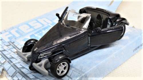 Boxed Maisto `Fresh Metal` Power Racer Chrysler Prowler With Pull Back Action Scale 1:39 L: 11 cm